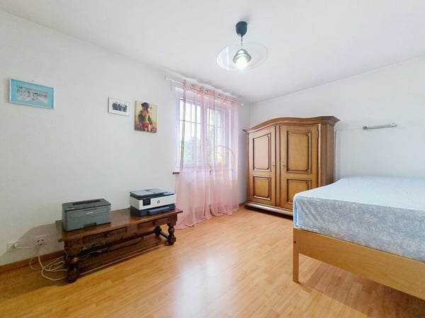 Exclusivité - RENENS, OBJET RARE! Villa mitoyenne non soumise à une PPE de 1.5 p. avec grand jardin. 9