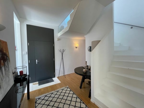 Magnifique Maison Individuelle à Louer à Buchillon 17