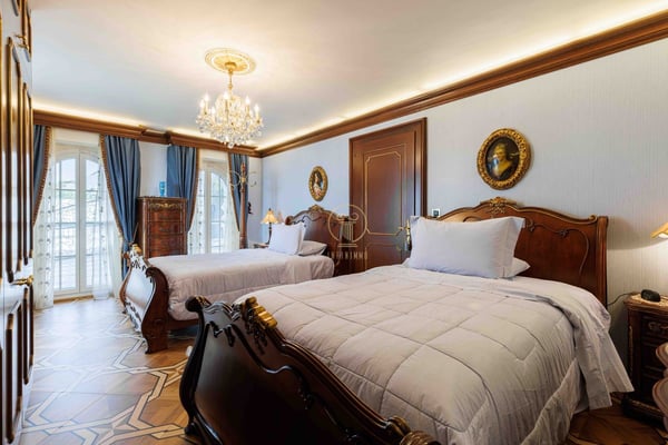 CROIX-SUR-LUTRY, superbe villa de maître avec 2810 m² de terrain et vue imprenable sur le lac ! 7