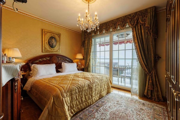 CROIX-SUR-LUTRY, superbe villa de maître avec 2810 m² de terrain et vue imprenable sur le lac ! 10