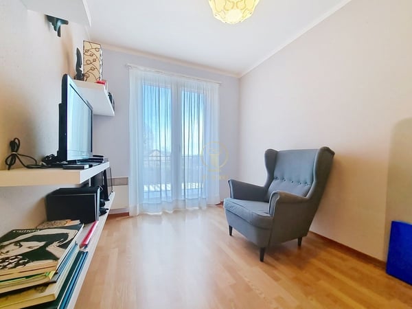 Exclusivité! ARZIER-LE-MUIDS - magnifique villa jumelle de 6.5 pièces - Prix négociable. 11