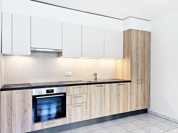 A BALLAIGUES - bel immeuble de rendement de 5 appartements, 2 dépôts et 9 places de parc 8