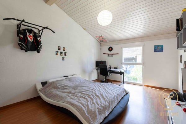 Exclusivité ! CHATEL-ST-DENIS, objet rare. Magnifique villa jumelée par le garage 5.5 pièces. 8
