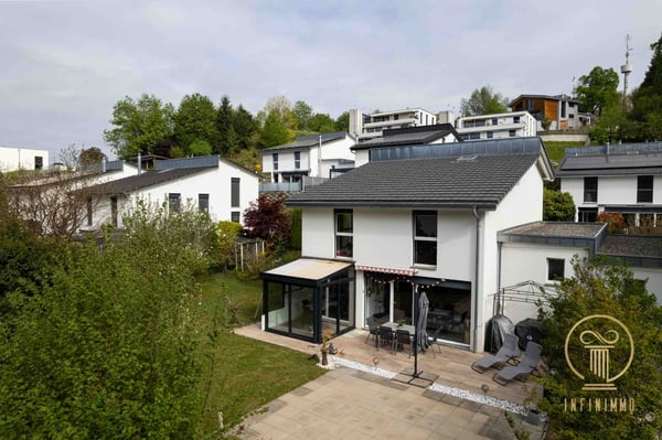 Exclusivité ! CHATEL-ST-DENIS, objet rare. Magnifique villa jumelée par le garage 5.5 pièces. 12
