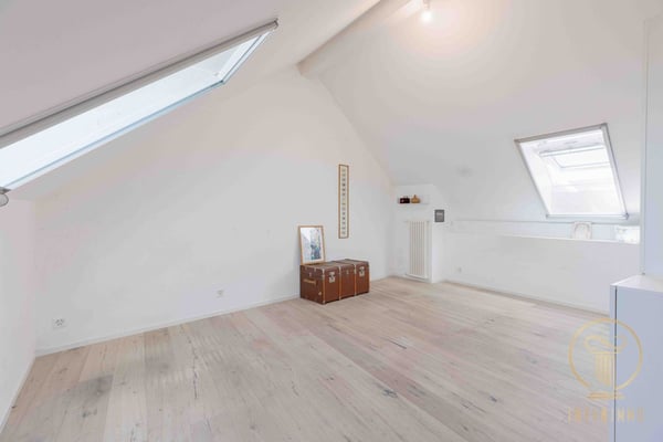 AUBONNE - Magnifique appartement en triplex 9