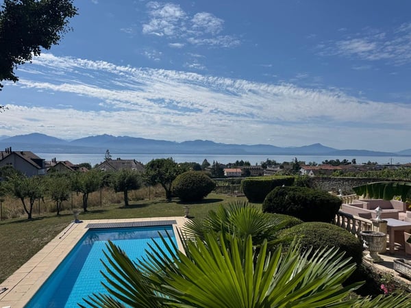 ST-PREX - Maison de charme avec piscine et vue sur le lac à louer à St-Prex 4