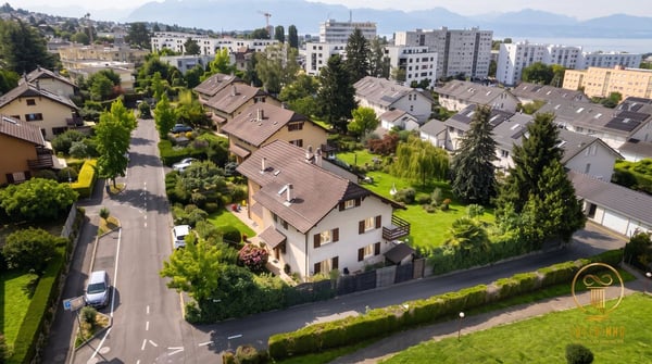 RENENS - Villa mitoyenne de 5.5 p. avec grand jardin. Pas inscrite dans une PPE. 11