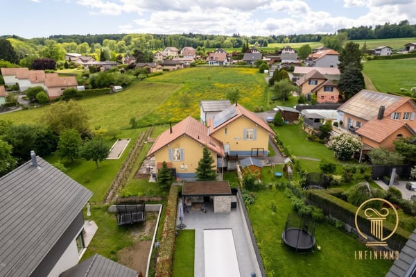 EXCLUSIVITE! A 3' de GIMEL - jolie villa jumelle de 5.5 pièces dans un quartier calme et très agréable. 13
