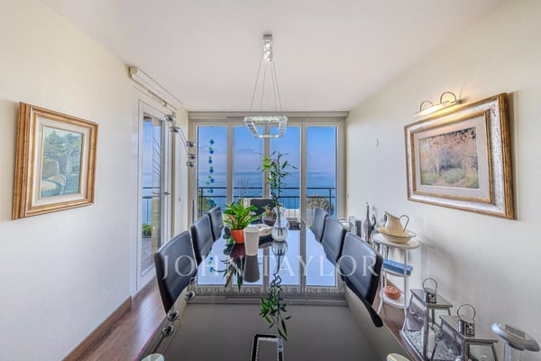 Magnifique appartement de 1.5 pièces avec balcon et vue imprenable sur le lac et les montagnes 3