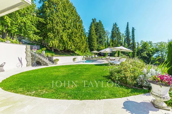 SPECTACULAIRE! Propriété avec piscine et vue panoramique 5