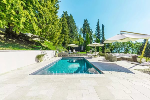 SPECTACULAIRE! Propriété avec piscine et vue panoramique 13