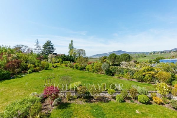 CO-EXCLUSIVITÉ! Villa individuelle sise dans quartier prestigieux 3