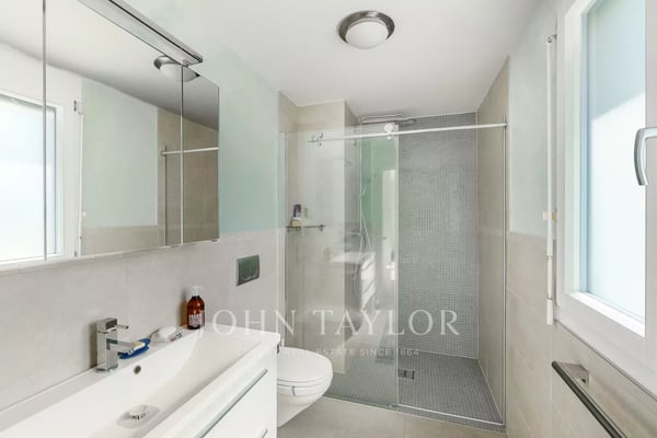 CO-EXCLUSIVITÉ! Villa individuelle sise dans quartier prestigieux 11