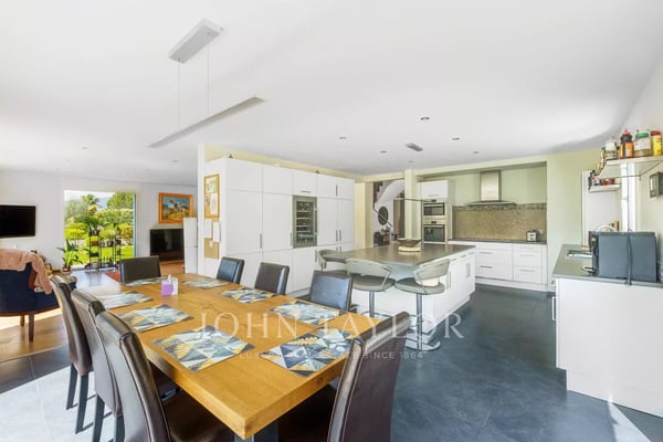 CO-EXCLUSIVITÉ! Villa individuelle sise dans quartier prestigieux 6