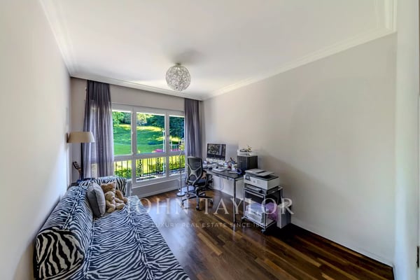 EXCLUSIVITÉ! Bel appartement avec une vue à couper le souffle 8