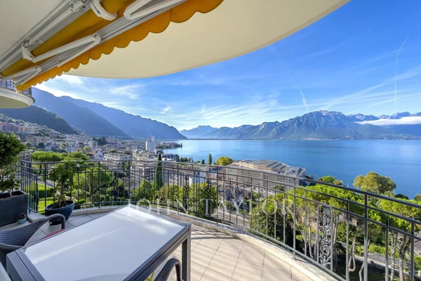 EXCLUSIVITÉ! Bel appartement avec une vue à couper le souffle 1