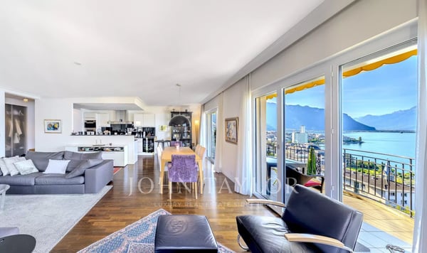 EXCLUSIVITÉ! Bel appartement avec une vue à couper le souffle 2