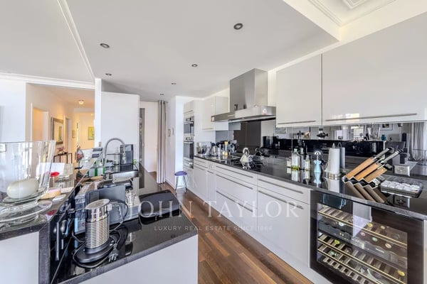 EXCLUSIVITÉ! Bel appartement avec une vue à couper le souffle 5