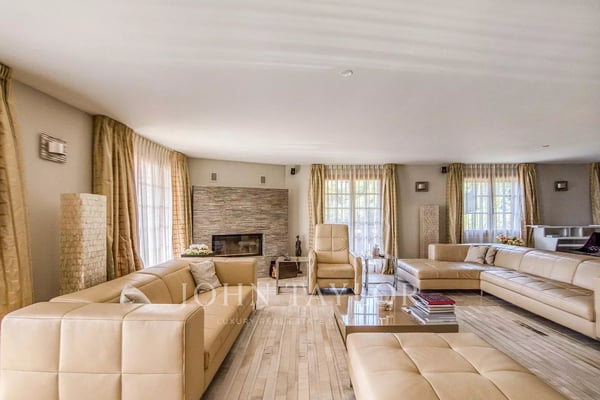 CO-EXCLUSIVITÉ! Fabuleux chalet familiale avec vue panoramique sur les montagnes 12