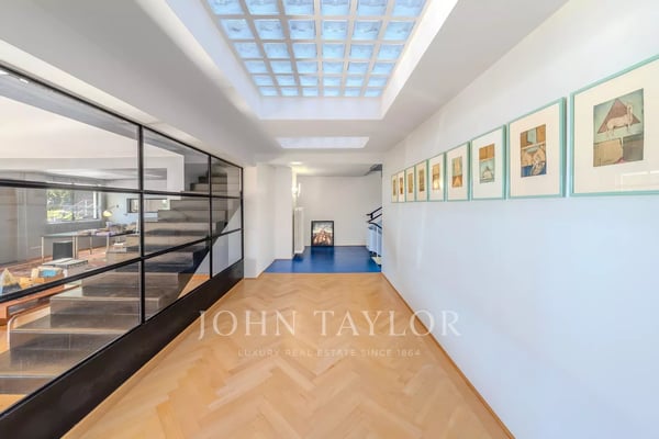 Modernisme, volumes et prestige au coeur de la Riviera suisse 7