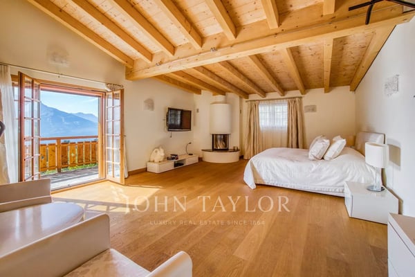 CO-EXCLUSIVITÉ! Fabuleux chalet familiale avec vue panoramique sur les montagnes 7