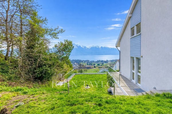 Magnifique villa jumelée avec vue sur lac et montagnes 9