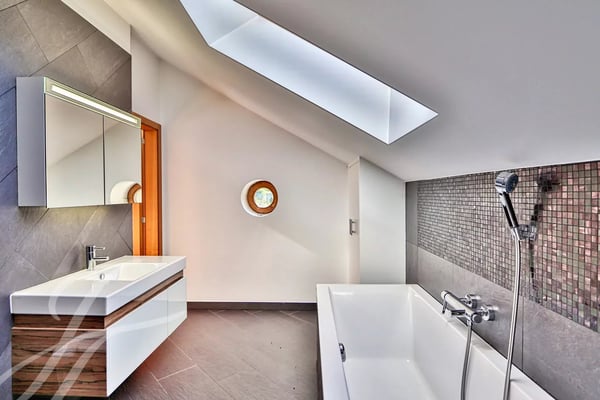 EN EXCLUSIVITÉ!! Appartement de 4.5 pièces aux volumes impressionnants 10