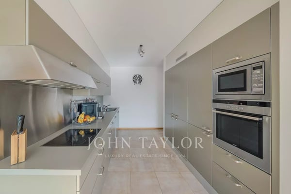 Superbe appartement de 4,5 pièces en plein coeur de Montreux 6