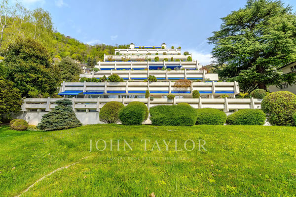 Bien rare à Montreux ? Première ligne du lac avec terrasse et panorama unique 9
