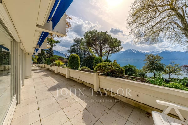 Bien rare à Montreux ? Première ligne du lac avec terrasse et panorama unique 2