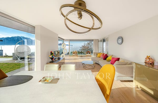 EXCLUSIVITÉ! Exceptionnel 4.5 pièces contemporain avec vue panoramique sur le lac 2