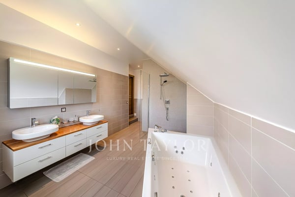 Villa familiale mitoyenne avec piscine et espace indépendant ? à 5 minutes de Morges 8