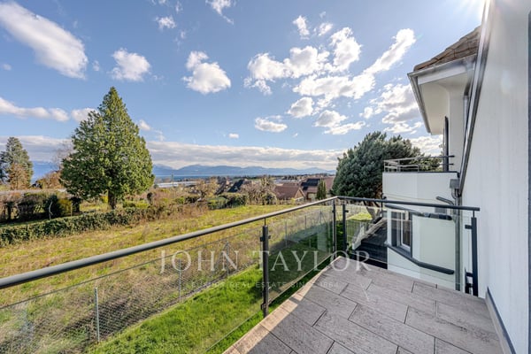 Villa familiale mitoyenne avec piscine et espace indépendant ? à 5 minutes de Morges 9