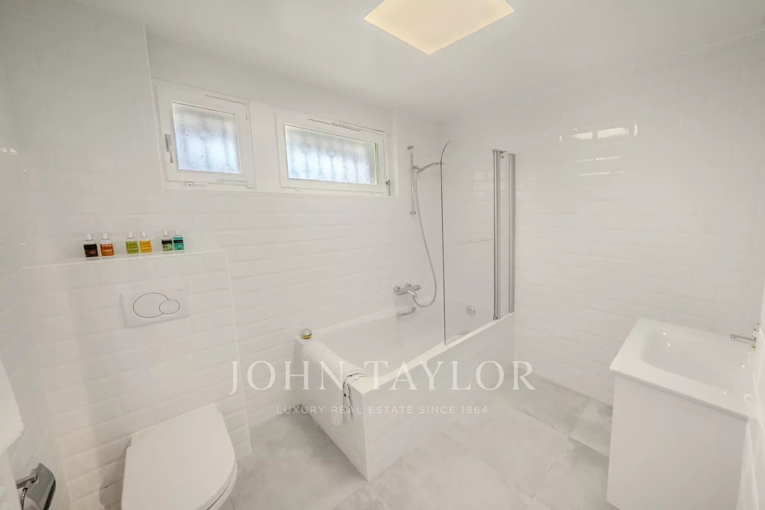 Immobilie in Le Mont-pèlerin - EXCLUSIVITÉ!! Spacieuse villa avec vue panoramique spectaculaire - Bild 12