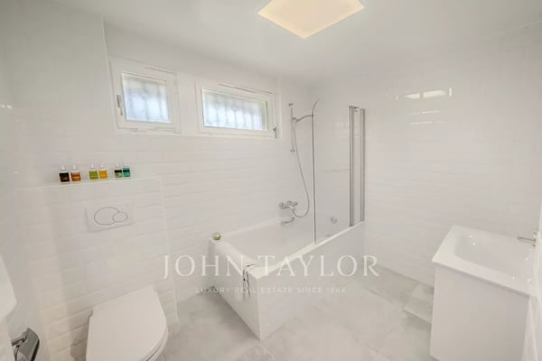 EXCLUSIVITÉ!! Spacieuse villa avec vue panoramique spectaculaire 13