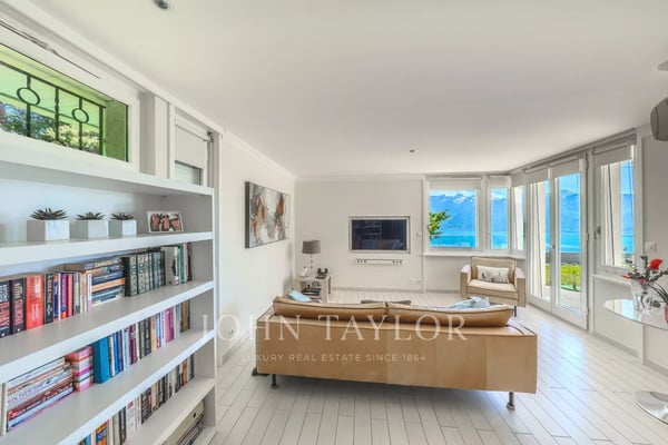 EXCLUSIVITÉ!! Spacieuse villa avec vue panoramique spectaculaire 10