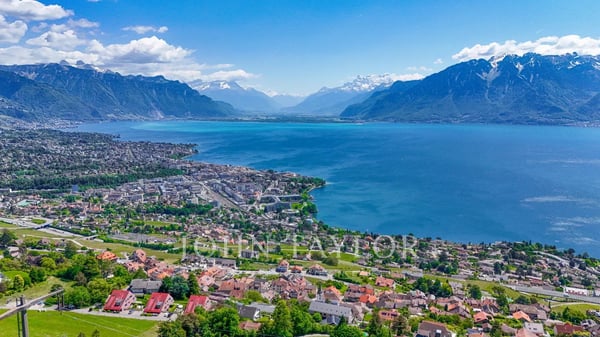 EXCLUSIVITÉ!! Spacieuse villa avec vue panoramique spectaculaire 1