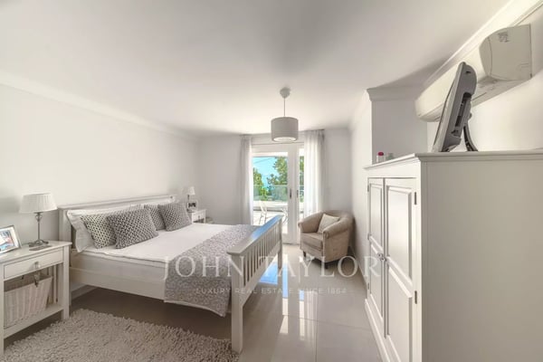 EXCLUSIVITÉ!! Spacieuse villa avec vue panoramique spectaculaire 11