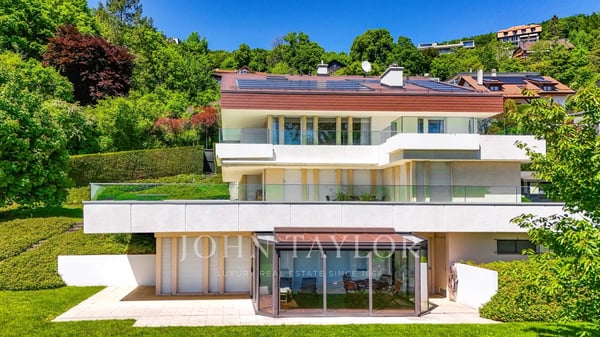 EXCLUSIVITÉ!! Spacieuse villa avec vue panoramique spectaculaire 2