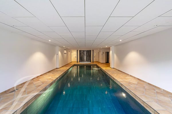 Magnifique propriété de standing avec piscine intérieure ! 7