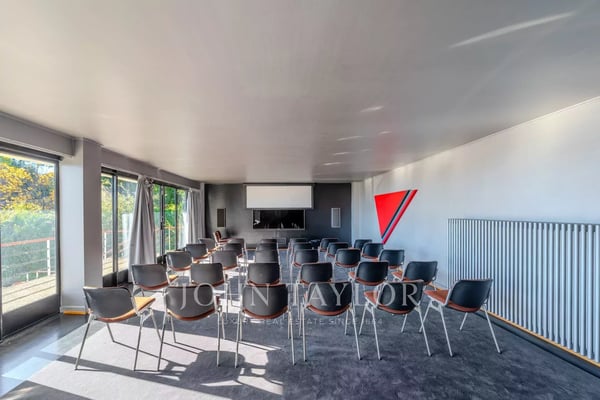 Modernisme, volumes et prestige au coeur de la Riviera suisse 8
