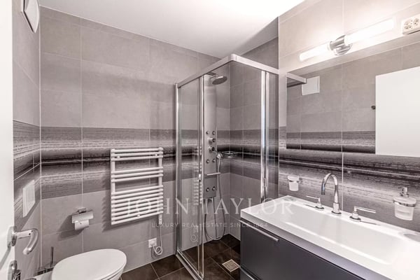 Appartement de standing au coeur de Montreux 8
