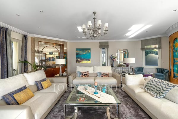 Luxueuse propriété avec piscine et vue lac exceptionnelle 7