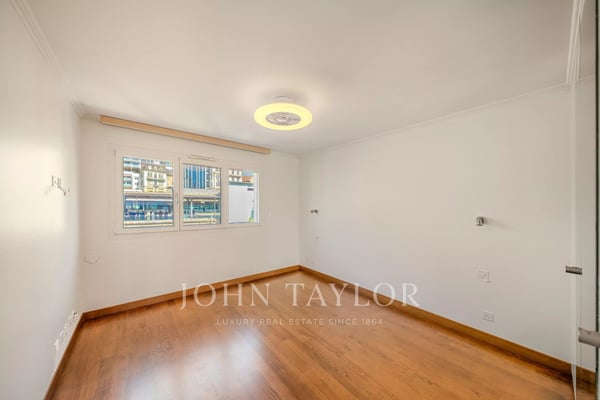 Magnifique appartement de 4.5 pièces avec balcon et vue imprenable sur le lac et les montagnes 12