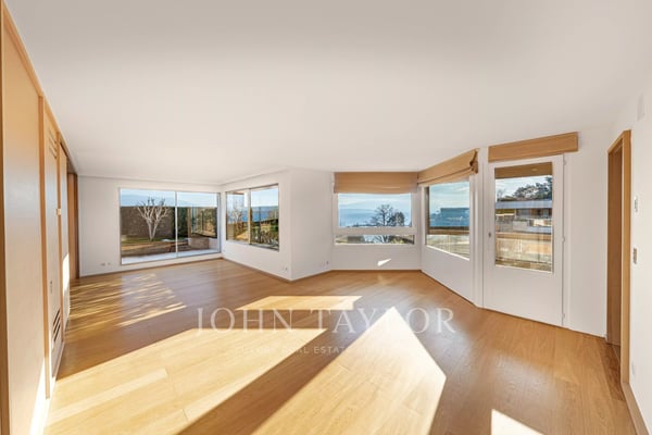 PENTHOUSE avec vue lac exceptionnelle 7