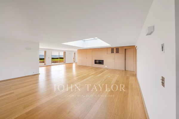 PENTHOUSE avec vue lac exceptionnelle 4