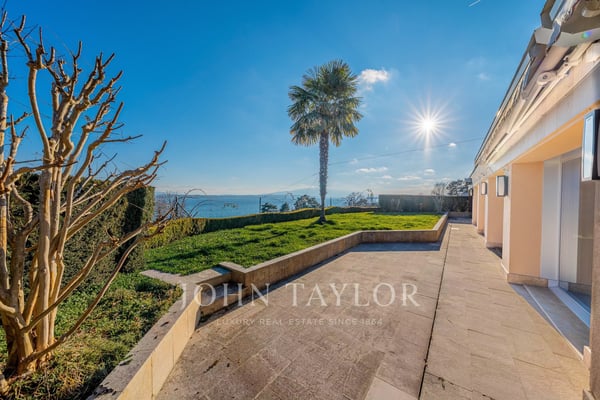 PENTHOUSE avec vue lac exceptionnelle 5