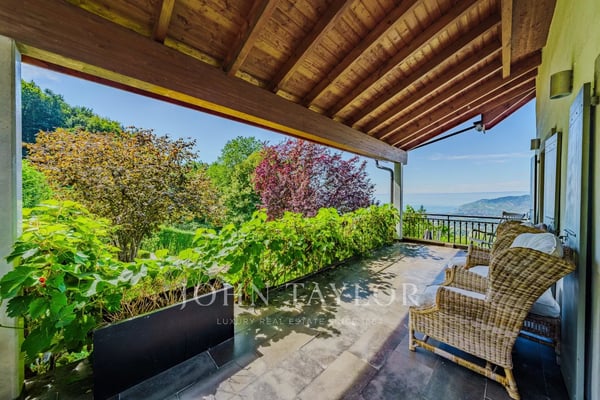 Magnifique propriété avec vue époustouflante 9