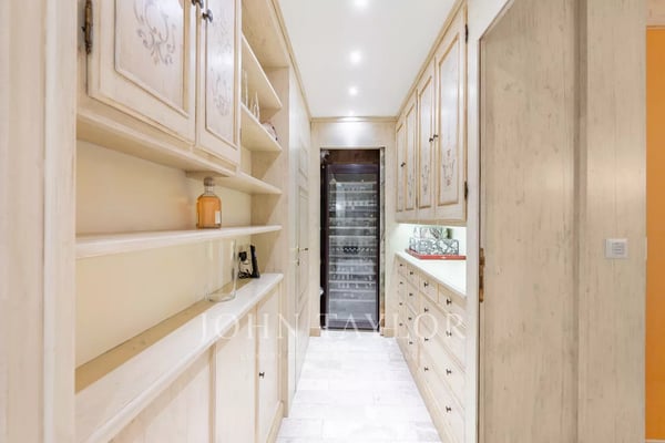 OFF-MARKET! Appartement exceptionnel dans résidence luxueuse 9