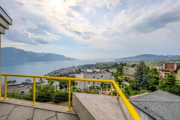 Appartement au dernier étage avec vue panoramique sur le lac à Chernex 3